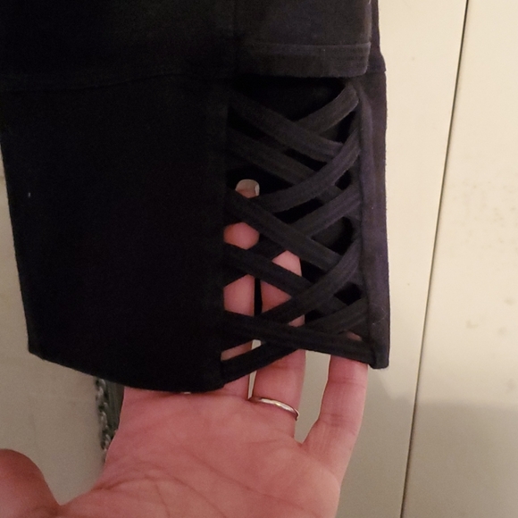 Black stretch capri pants - Picture 2 of 2